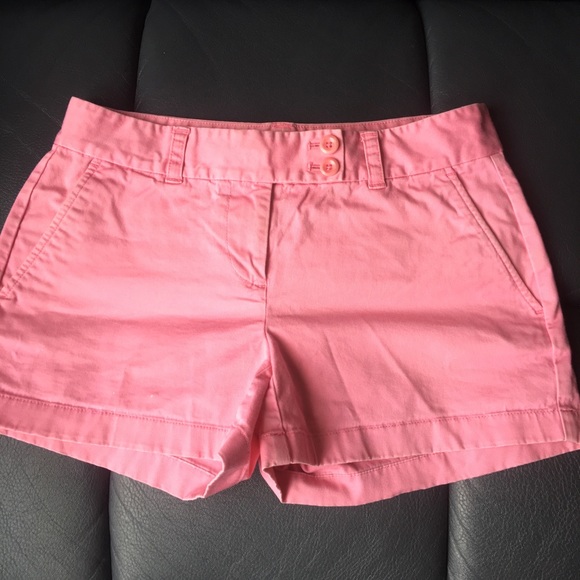 Vineyard vines pink shorts - Picture 2 of 5